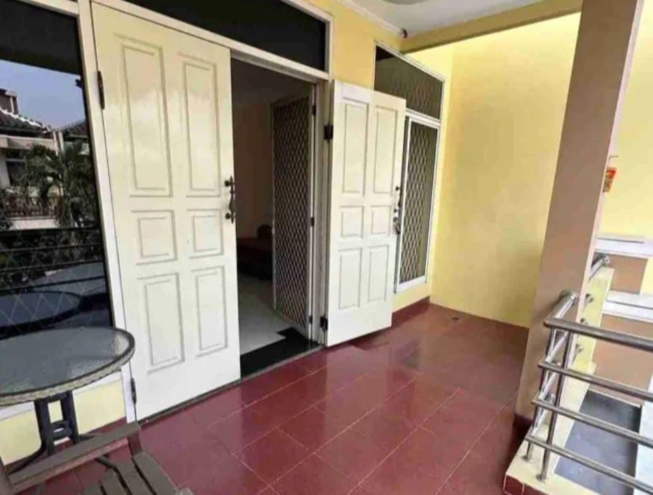 Cute Modern House in Taman Golf in Tangerang!