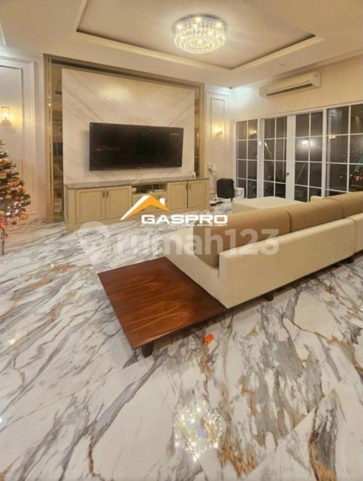 Cute Modern House in Taman Golf in Tangerang!